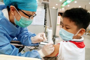 آغاز واکسیناسیون کودکان در برخی مناطق چین