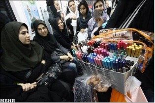 ورود غیرقانونی مردان به واگن های مخصوص بانوان