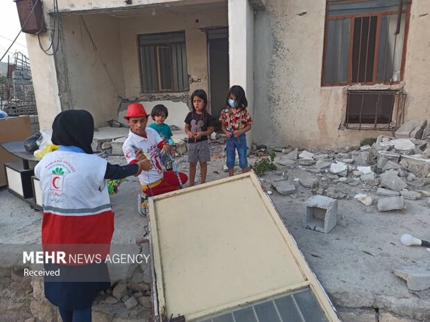 فعالیت تیم های سحر در مناطق زلزله زده شهرستان بندرعباس