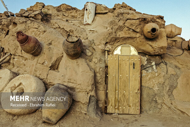 دستکندی در روستای کهتویه بستک