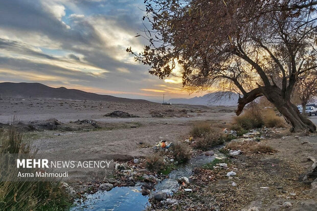 «ده بالا» غرق در زباله - کرمان