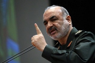 راهی جز مستقل بودن نداریم/دشمن دنبال نابودی اعتمادبه نفس ملت است