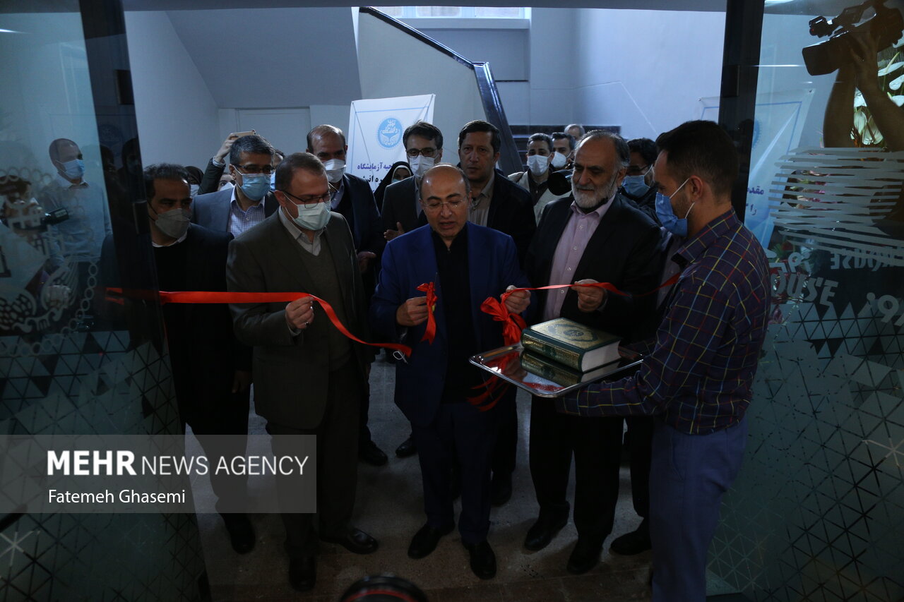 مراسم افتتاحیه آزمایشگاه مشترک ذخیره انرژی دانشگاه تهران و شرکت کروز صبح امروز برگزار شد