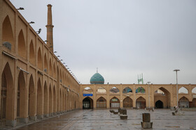 "مناره مسجد‌علی" در مقابل ارامگاه هارون ولایت ، مربوط به سده ششم هجری در نزدیکی مسجد جامع اصفهان بنا شد و در دوره صفوی بخشی از ساختمان مسجد علی شده است.