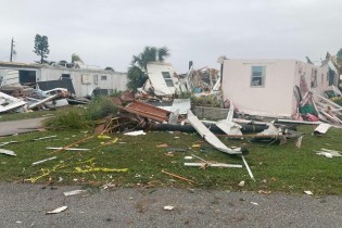 طوفان در "فلوریدا" ده‌ها خانه را تخریب و برق مشترکان را قطع کرد