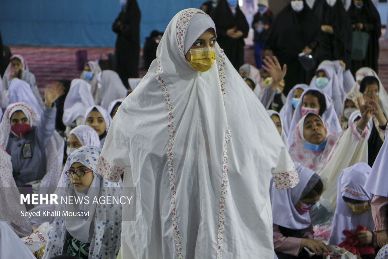 جشن عبادت یک‌هزار دختر ۹ ساله