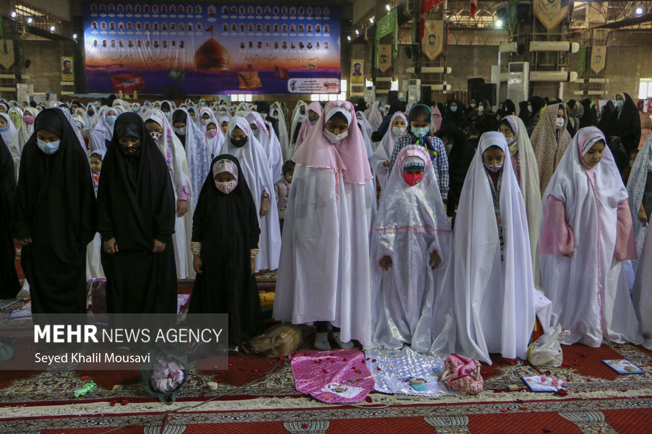 جشن عبادت یک‌هزار دختر ۹ ساله