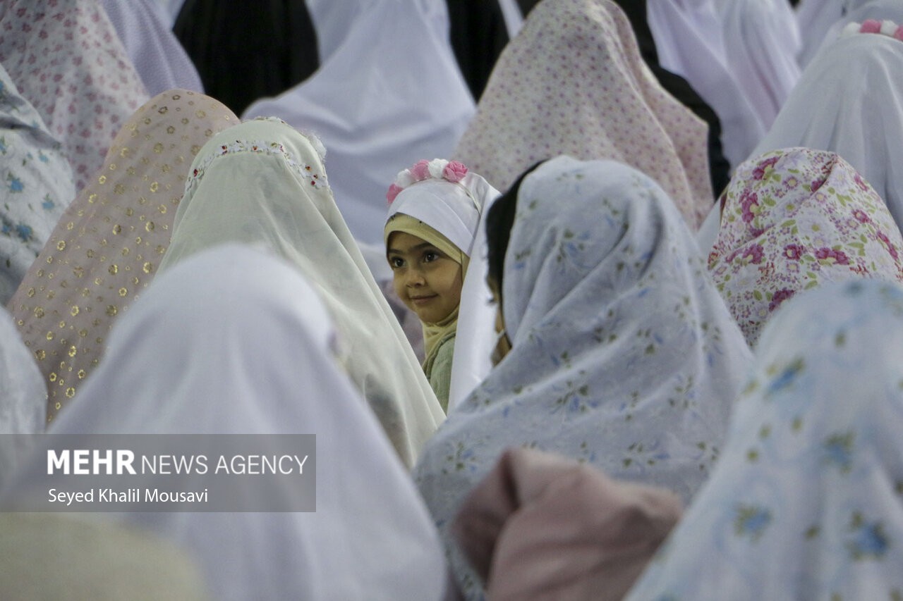 تصاویر / جشن عبادت یک‌هزار دختر ۹ ساله اهوازی  