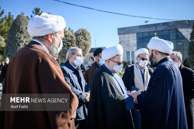 مراسم تشییع و تدفین خادم الحسین «حاج الیاس قمی اویلی» پدر حجت الاسلام محمد قمی رییس سازمان تبلیغات اسلامی - کرج