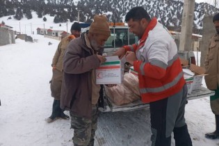 نجات ۱۵ خانوار گرفتار کولاک در جاده درازنو گلستان