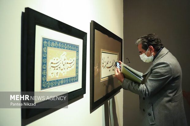 نمایشگاه آثار راه یافته به چهاردهمین جشنواره هنرهای تجسمی فجر عصر جمعه در فرهنگستان هنر گشایش یافت