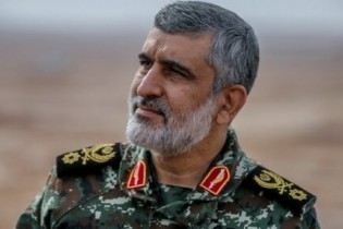 امام خمینی (ره) همواره بر بومی سازی ساختار صنایع دفاعی تاکید داشتند