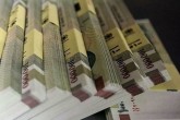 توضیحاتی درباره «عیدی» شاغلان تابع قانون کار، کارمندان دولت و بازنشستگان