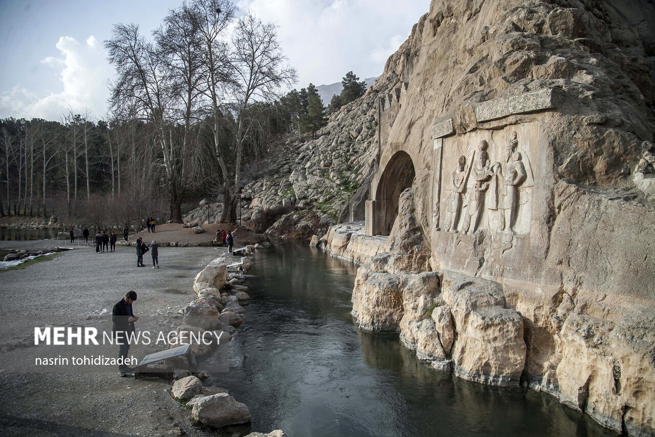 محوطه تاریخی طاقبستان