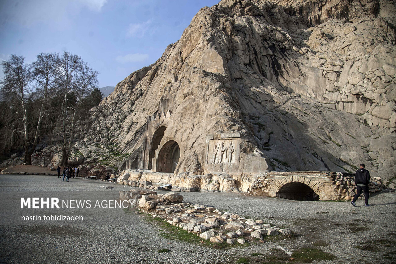 محوطه تاریخی طاقبستان