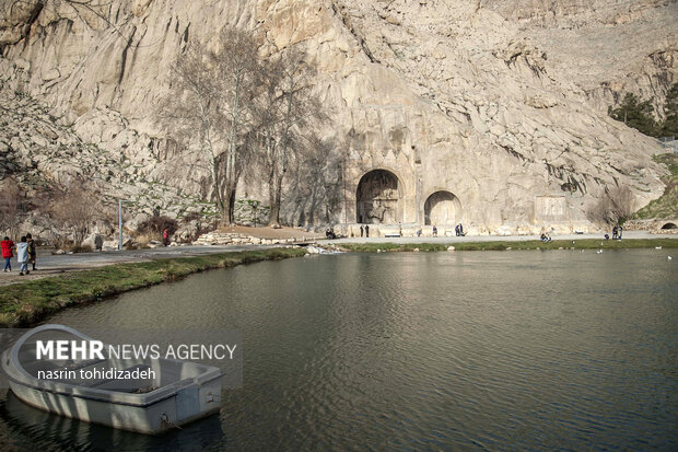 محوطه تاریخی طاقبستان