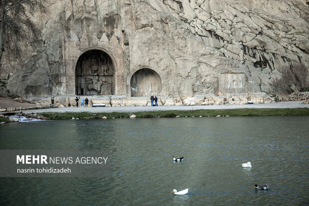 محوطه تاریخی طاقبستان