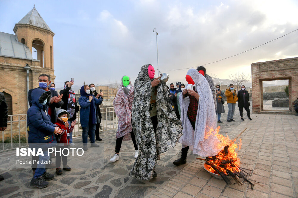 آیین سنتی چهارشنبه سوری و قاشق زنی - همدان