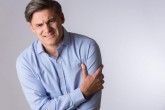 کمکهای اولیه هنگام وقوع حمله قلبی کمکهای اولیه هنگام وقوع حمله قلبی