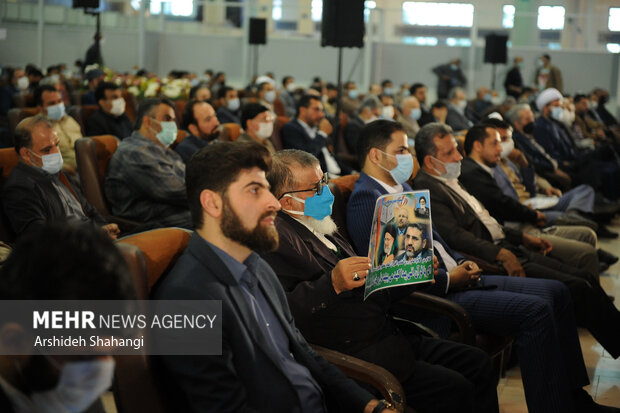 آیین افتتاح بیست و نهمین نمایشگاه قرآن با حضور محمد باقر قالیباف رئیس مجلس شورای اسلامی ،محمدمهدی اسماعیلی وزیر فرهنگ و ارشاد اسلامی در شبستان مصلی امام خمینی برگزار شد