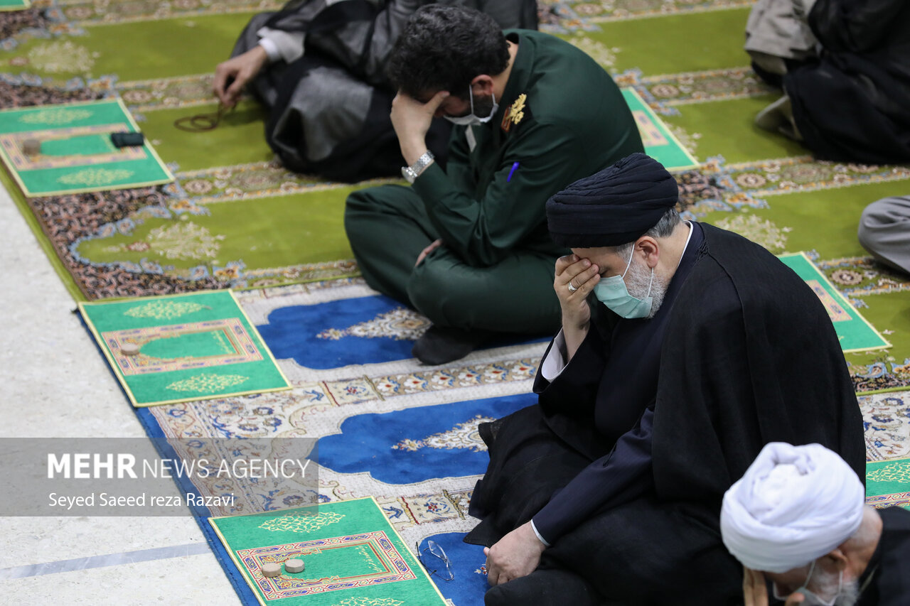 نماز جمعه تهران دوم اردیبهشت ۱۴۰۱ به امامت حجت السلام و المسلمین   سید احمد خاتمی امام جمعه موقت تهران، در دانشگاه تهران برگزار شد