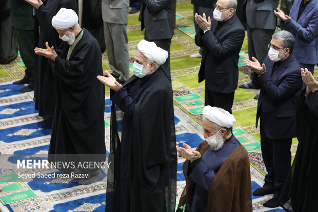 نماز جمعه تهران دوم اردیبهشت ۱۴۰۱ به امامت حجت السلام و المسلمین   سید احمد خاتمی امام جمعه موقت تهران، در دانشگاه تهران برگزار شد