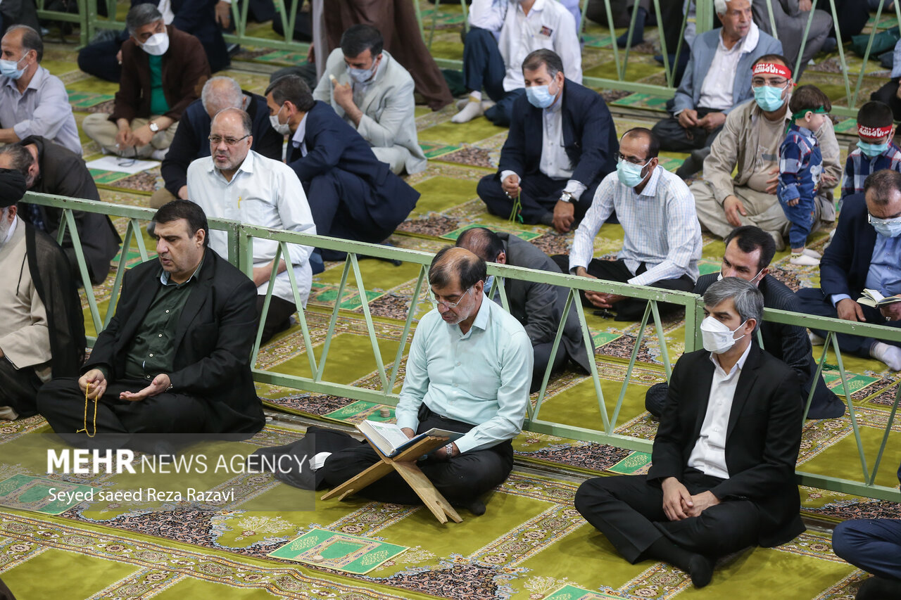 محمدرضا باهنر عضو مجمع تشخیص مصلحت نظام در نماز جمعه تهران نهم اردیبهشت 1401 حضور دارد
