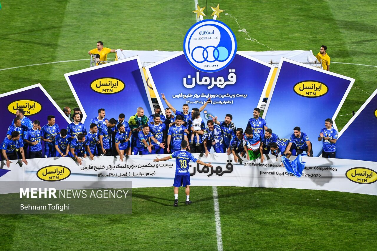 تیم فوتبال استقلال تهران در بیست و یکمین دوره از لیگ برتر باشگاههای کشور موفق به کسب عنوان قهرمانی شد.