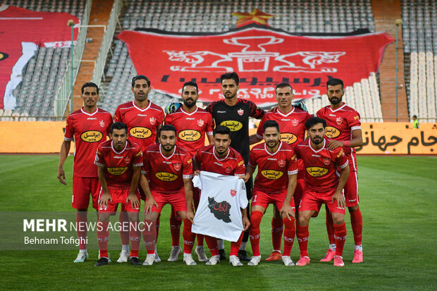 دیدار تیم های فوتبال پرسپولیس تهران و فجر سپاسی