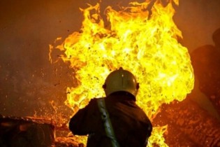مهار آتش سوزی در بوستان ملت مشهد