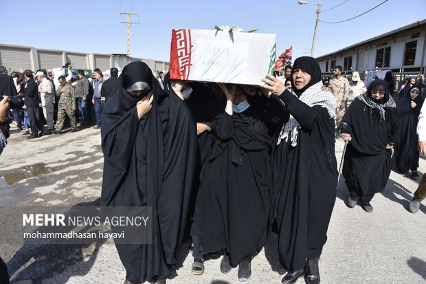 بازگشت پیکر مطهر ۳۵ شهید دوران دفاع مقدس از طریق مرز شلمچه