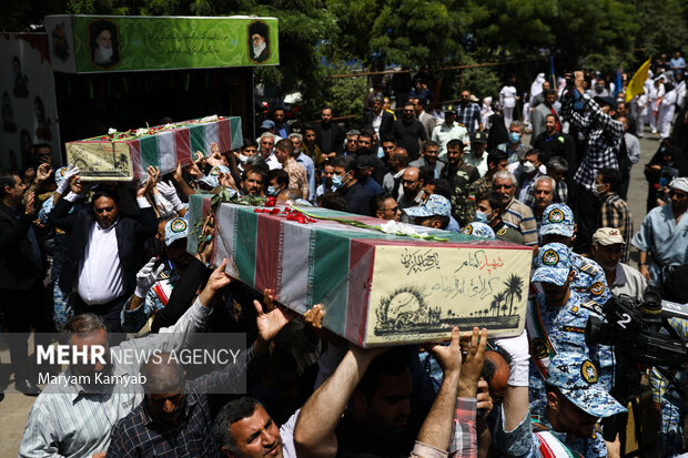 مراسم تشییع دو شهید گمنام در باشگاه انقلاب تهران برگزار شد