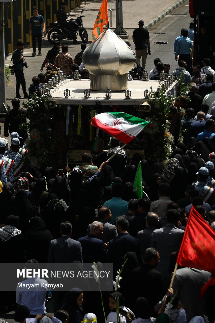 مراسم تشییع دو شهید گمنام در باشگاه انقلاب تهران برگزار شد