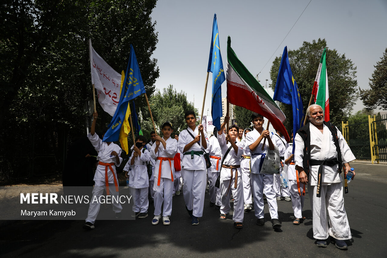 مراسم تشییع دو شهید گمنام در باشگاه انقلاب تهران برگزار شد