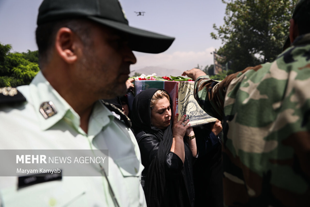 مراسم تشییع دو شهید گمنام در باشگاه انقلاب تهران برگزار شد