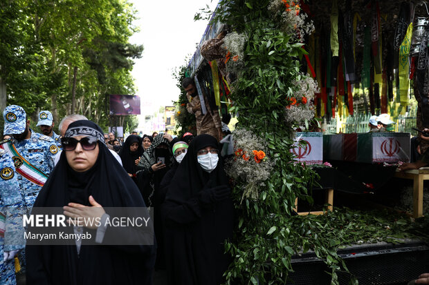 مراسم تشییع دو شهید گمنام در باشگاه انقلاب تهران برگزار شد