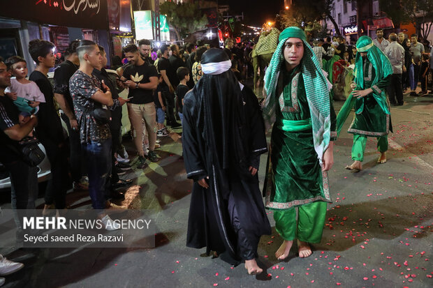 همزمان با ماه محرم و ایام سوگواری حضرت اباعبدالله‌الحسین(ع) مراسم عزاداری شب دوم ماه محرم ۱۴۴۴ در حسینیه‌ها، تکایا و خیابان‌های شهر تهران برگزار شد