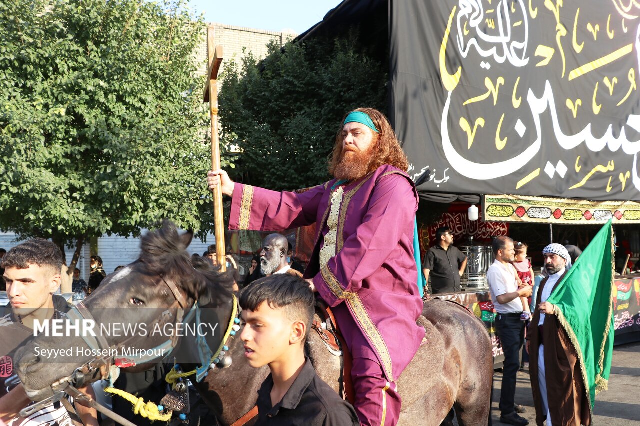 حرکت نمادین کاروان کربلا در مشهد