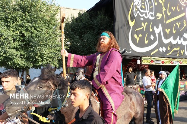 حرکت نمادین کاروان کربلا در مشهد