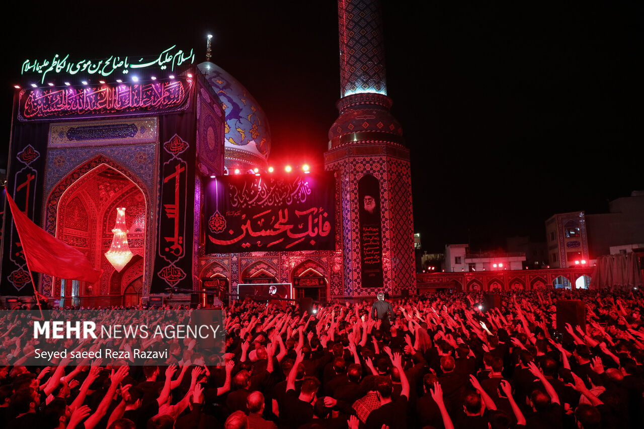 مراسم عزاداری شب عاشورای حسینی شامگاه یکشنبه ۱۶ مرداد ماه ۱۴۰۱ با سخنرانی حجت‌الاسلام حسینی و مرثیه‌سرایی محمدحسین پویانفردر امامزاده صالح تجریش برگزار شد.