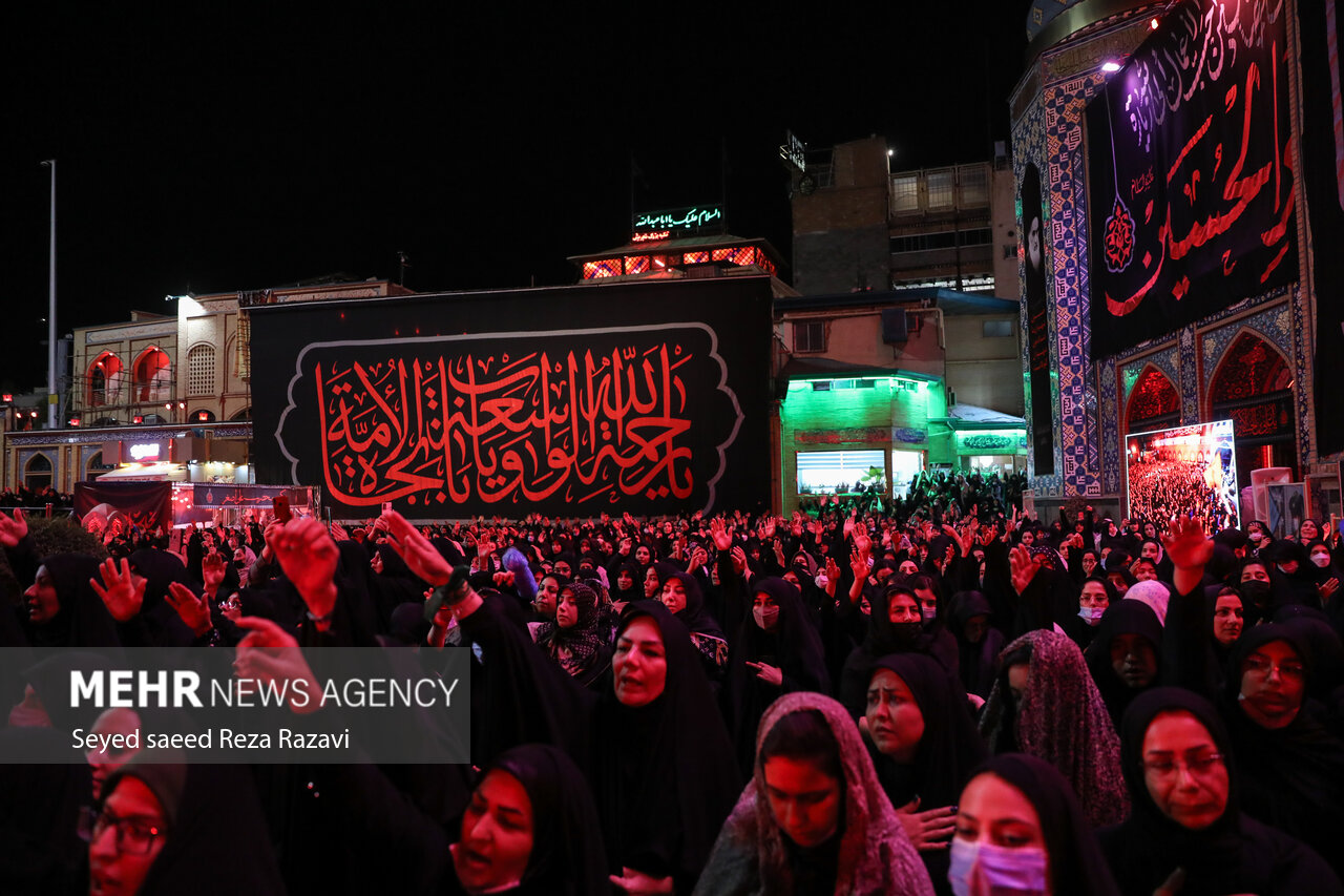 مراسم عزاداری شب عاشورای حسینی شامگاه یکشنبه ۱۶ مرداد ماه ۱۴۰۱ با سخنرانی حجت‌الاسلام حسینی و مرثیه‌سرایی محمدحسین پویانفردر امامزاده صالح تجریش برگزار شد.