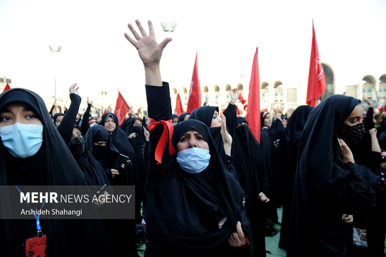 آئین بدرقه زائران و خادمان راهپیمایی جهانی اربعین بعد ازظهر امروز پنجشنبه ۱۰شهریور ۱۴۰۱در مصلی تهران برگزار شد