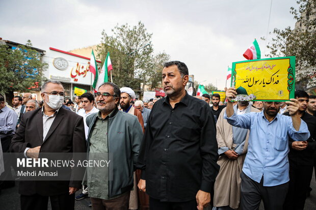 تجمع خودجوش مردم زنجان در اعتراض به حوادث اخیر