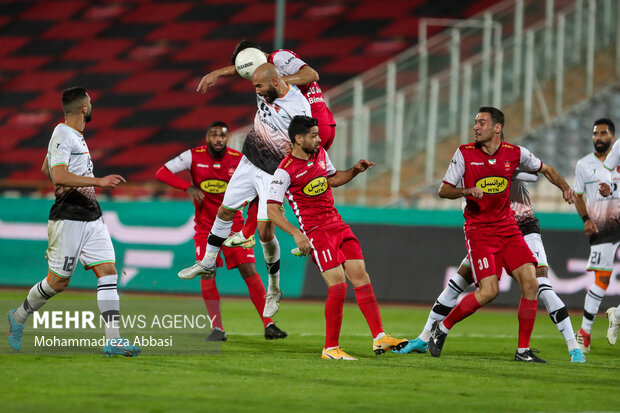 دیدار تیم‌های پرسپولیس تهران و مس رفسنجان در هفته نهم لیگ برتر باشگاههای کشور با نتیجه یک بر صفر به سود تیم فوتبال پرسپولیس تهران به پایان رسید