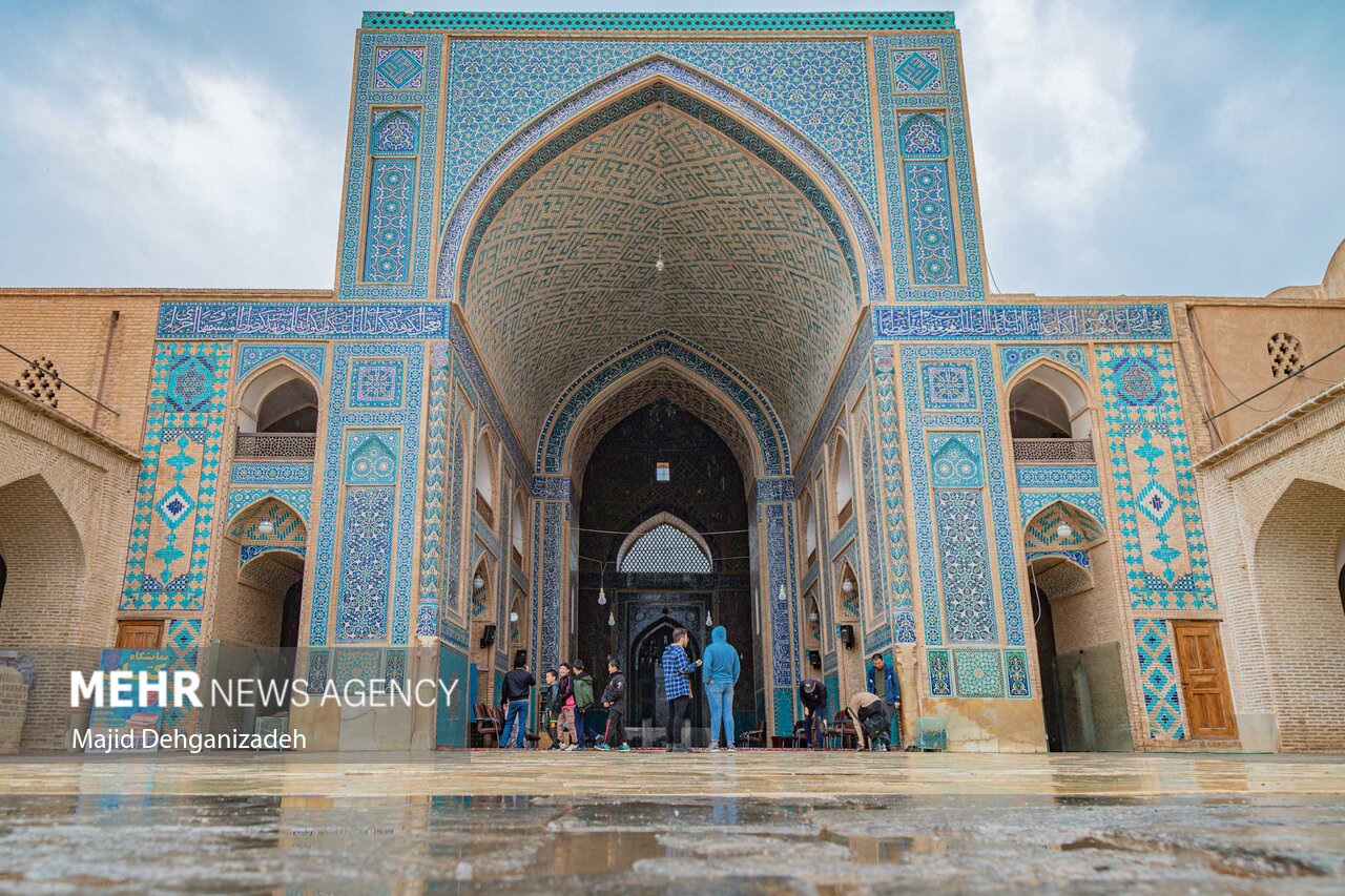 نخستین باران پاییزی در شهر جهانی