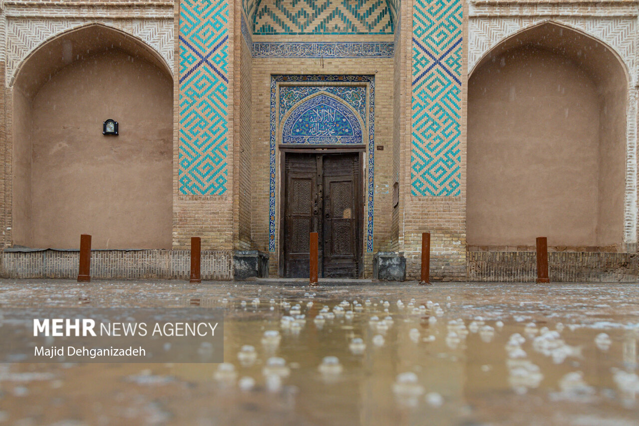 نخستین باران پاییزی در شهر جهانی