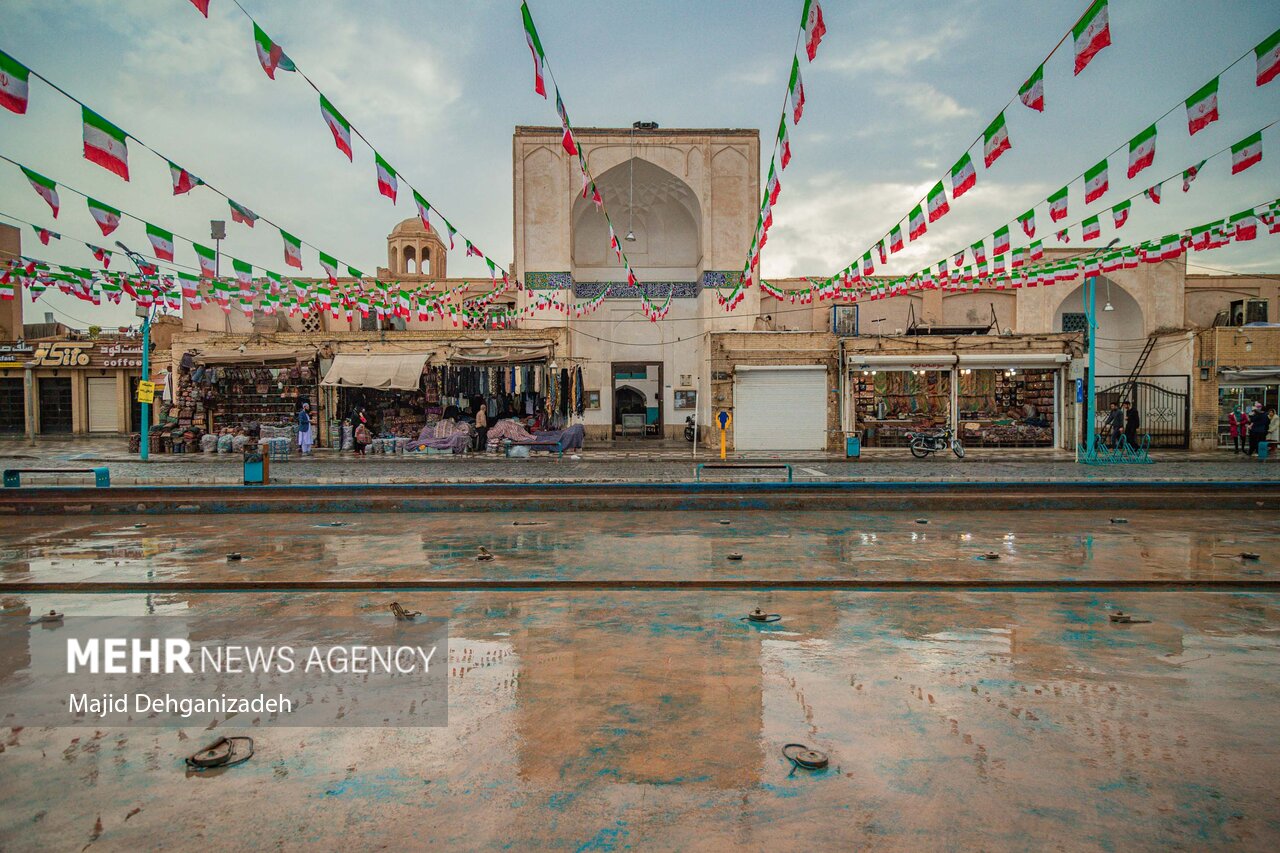 نخستین باران پاییزی در شهر جهانی