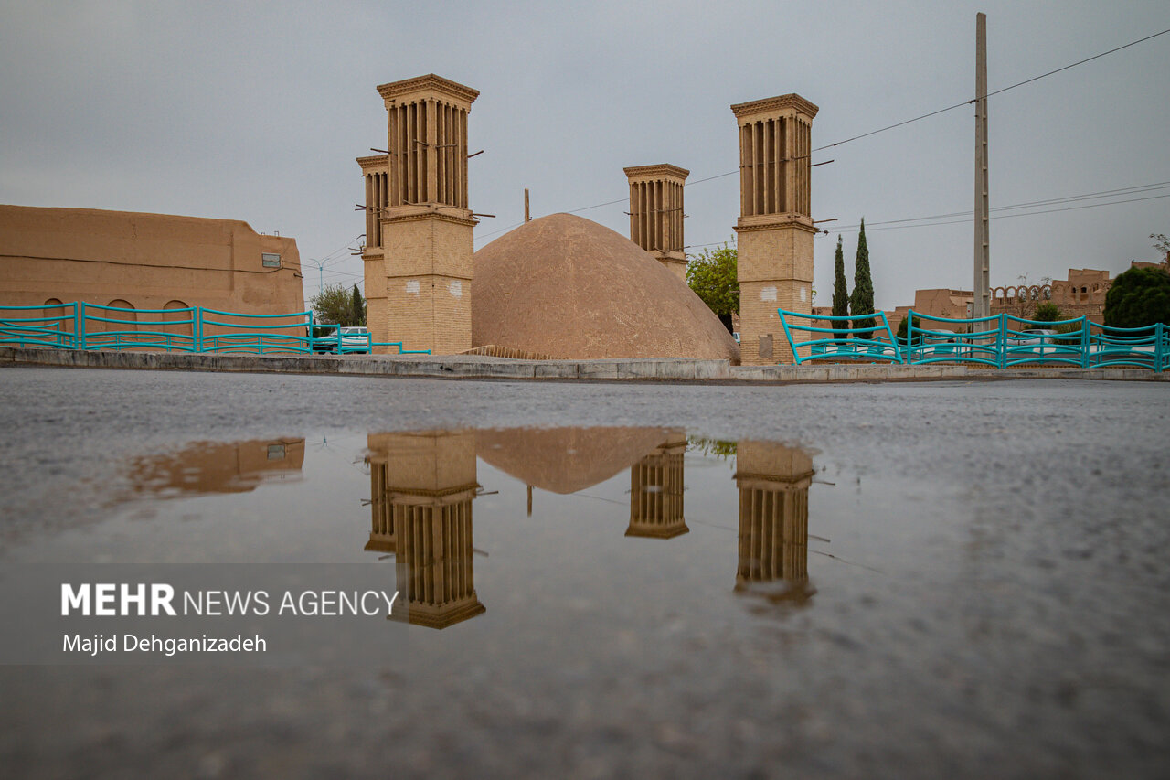 نخستین باران پاییزی در شهر جهانی