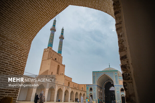 نخستین باران پاییزی در شهر جهانی