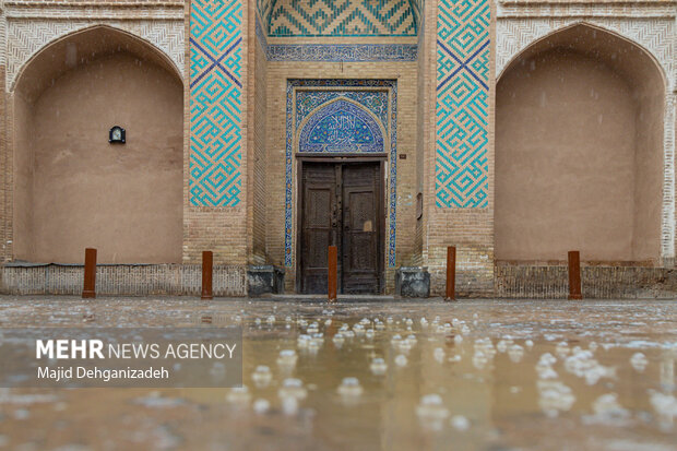 نخستین باران پاییزی در شهر جهانی